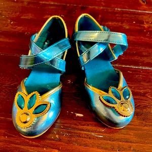 DISNEY STORE JASMINE costume shoes -Fit 8-10t shoe size